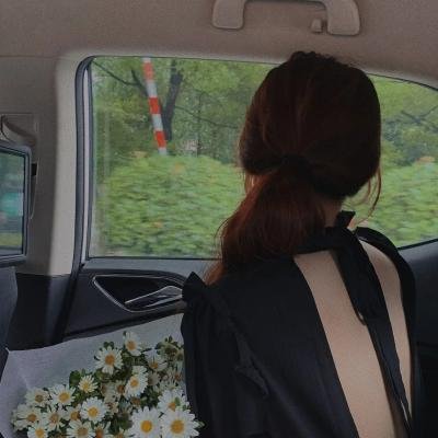 闪婚后老公天天给钱花